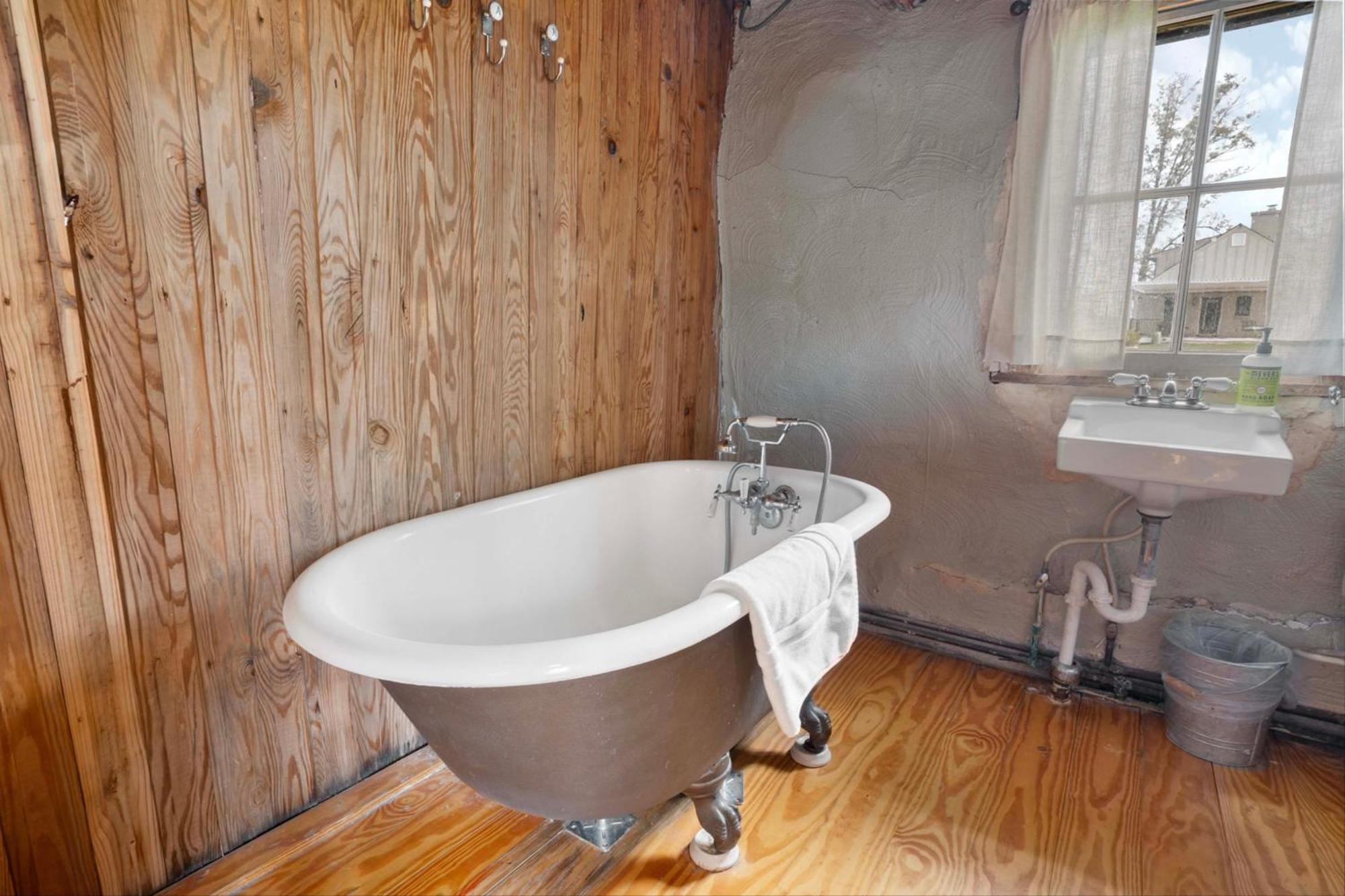 Rustic Baileys Retreat Cabin Near Wineries! Crozet Exterior foto