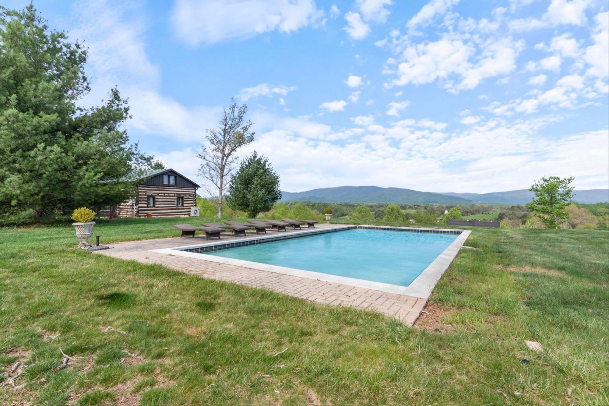 Rustic Baileys Retreat Cabin Near Wineries! Crozet Exterior foto
